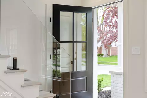Entry Way - 773 Hawthorne, Grosse Pointe Woods, MI 48236 photo 2 of 2
