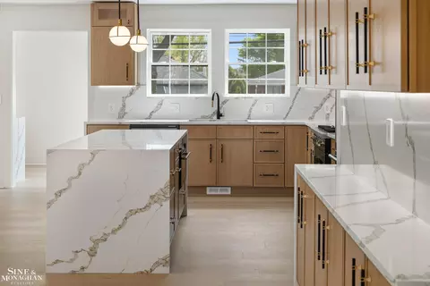 Kitchen - 773 Hawthorne, Grosse Pointe Woods, MI 48236 photo 6 of 14