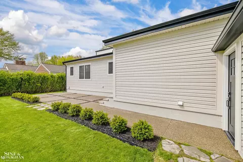 Exterior - 773 Hawthorne, Grosse Pointe Woods, MI 48236 photo 9 of 11