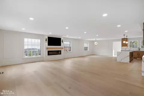 Living - 773 Hawthorne, Grosse Pointe Woods, MI 48236 photo 2 of 7