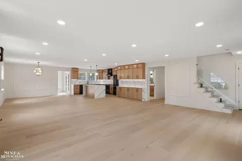 Living - 773 Hawthorne, Grosse Pointe Woods, MI 48236 photo 6 of 7