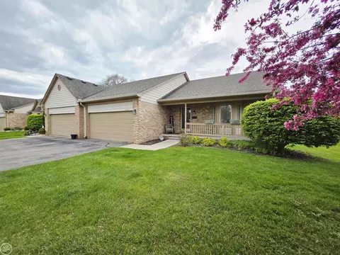 31897 John Michael, Warren, MI 48093