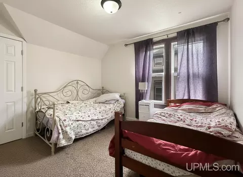 Bedroom - 211 N 16th, Escanaba, MI 49829 photo 3 of 4
