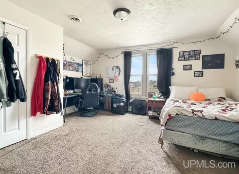 Bedroom - 211 N 16th, Escanaba, MI 49829 photo 1 of 4