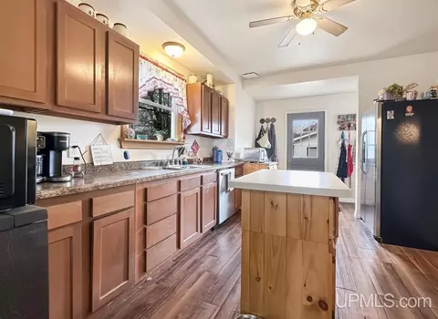 Kitchen - 211 N 16th, Escanaba, MI 49829 photo 1 of 3