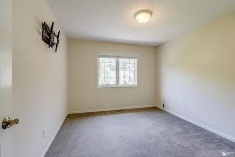 Bedroom - 6773 Lockmill, Temperance, MI 48182 photo 6 of 7