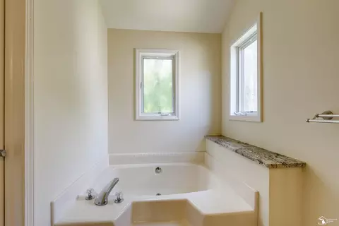 Bath - 6773 Lockmill, Temperance, MI 48182 photo 3 of 5