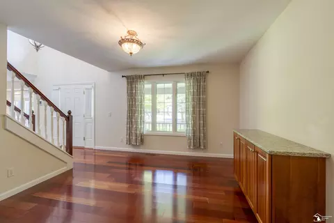 Living - 6773 Lockmill, Temperance, MI 48182 photo 2 of 6
