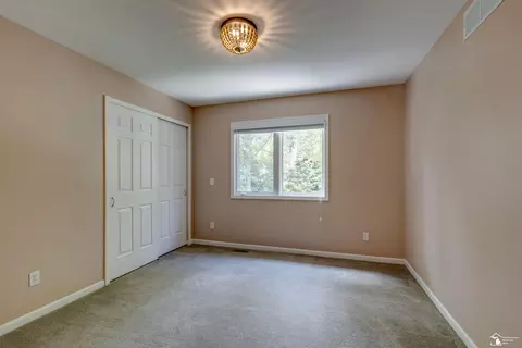 Bedroom - 6773 Lockmill, Temperance, MI 48182 photo 2 of 7