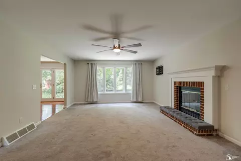 Living - 6773 Lockmill, Temperance, MI 48182 photo 1 of 6