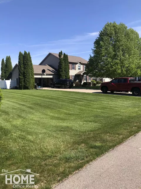 2267 N Burning Tree, Owosso, MI 48867