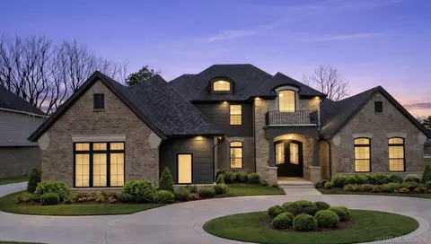 1055 Avon, Rochester Hills, MI 48307