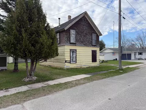 6362 1st Ave, Garden, MI 49835