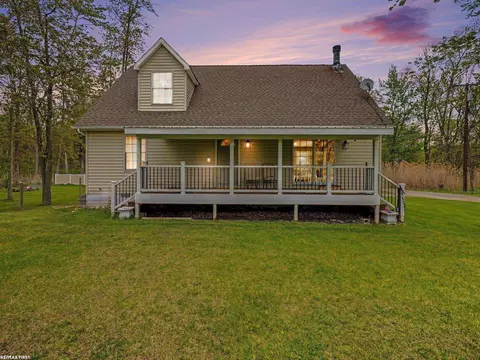 221 Frasier, Harsens Island, MI 48028