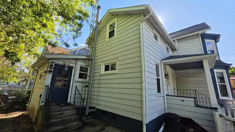 Exterior - 513 N Broad, Adrian, MI 49221 photo 4 of 7