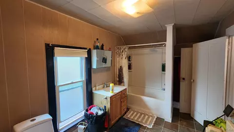 Bath - 513 N Broad, Adrian, MI 49221 photo 2 of 3