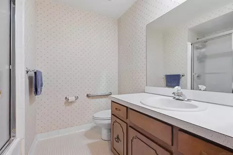 Bath - 4021 Augustine, Sterling Heights, MI 48310 photo 3 of 3