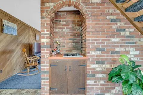 Entry Way - 5800 Deckerville, Deckerville, MI 48427 photo 1 of 6