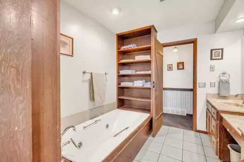Bath - 5800 Deckerville, Deckerville, MI 48427 photo 3 of 4