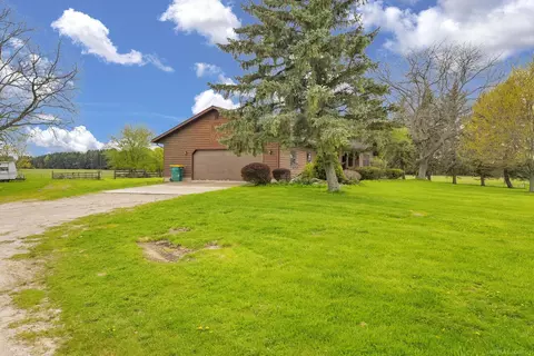 Exterior - 5800 Deckerville, Deckerville, MI 48427 photo 4 of 15