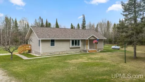 10940 N N Riv, Cornell, MI 49818