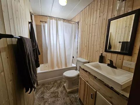 Bath - 6644 Carpenter, Harrison, MI 48625 photo 1 of 1