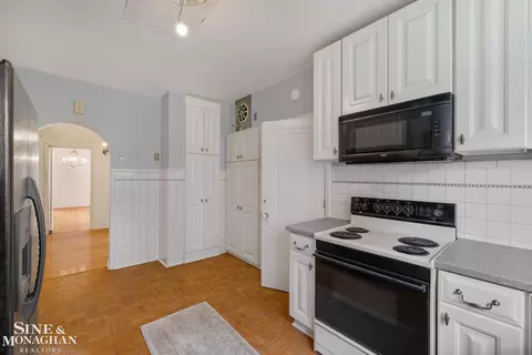 Kitchen - 1350 Buckingham, Grosse Pointe Park, MI 48230 photo 2 of 2