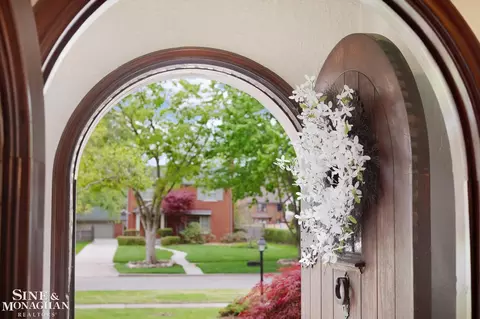 Entry Way - 1350 Buckingham, Grosse Pointe Park, MI 48230 photo 3 of 9