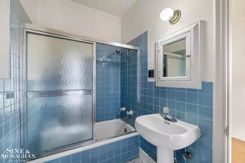 Bath - 1350 Buckingham, Grosse Pointe Park, MI 48230 photo 5 of 5