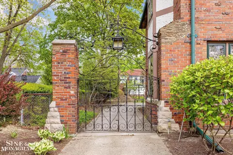 Exterior - 1350 Buckingham, Grosse Pointe Park, MI 48230 photo 5 of 9