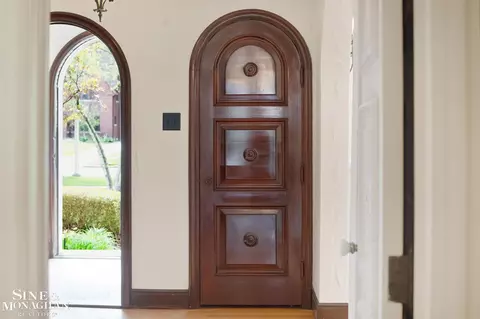 Entry Way - 1350 Buckingham, Grosse Pointe Park, MI 48230 photo 5 of 9