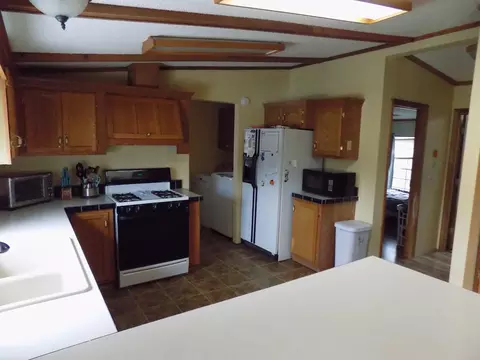 Kitchen - 8901 E Ashard, Clare, MI 48617 photo 3 of 5
