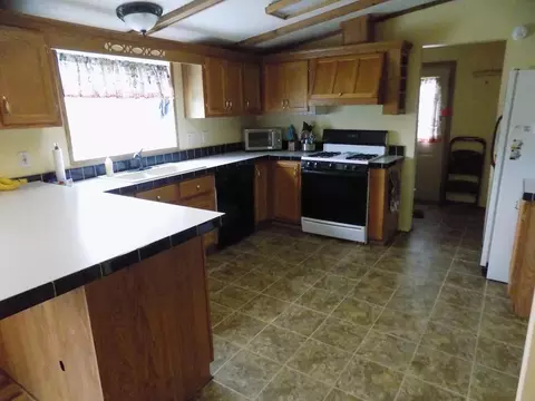 Kitchen - 8901 E Ashard, Clare, MI 48617 photo 2 of 5