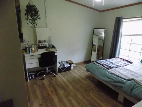 Bedroom - 8901 E Ashard, Clare, MI 48617 photo 4 of 5