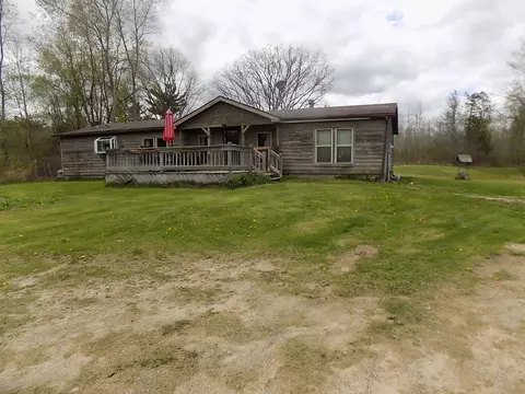 Exterior - 8901 E Ashard, Clare, MI 48617 photo 9 of 11