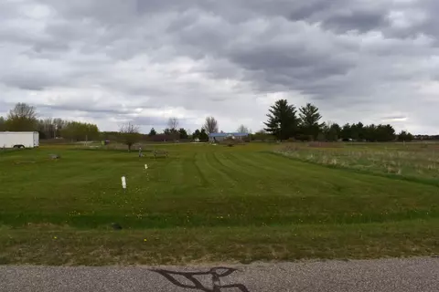 1372 Fairfield, Gladwin, MI 48624 photo 3