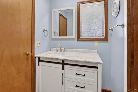 Bath - 385 S Orr, Hemlock, MI 48626 photo 3 of 4