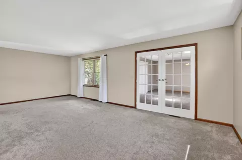 Living - 385 S Orr, Hemlock, MI 48626 photo 2 of 8