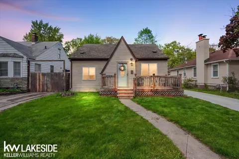 20511 Kenosha, Harper Woods, MI 48225