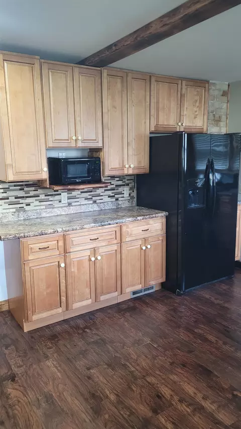 Kitchen - 514 Hampton, Owosso, MI 48867 photo 2 of 4