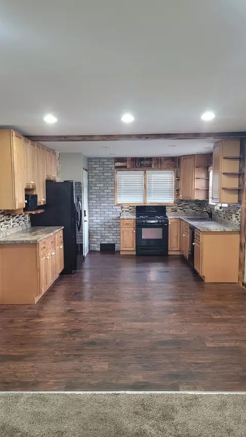 Kitchen - 514 Hampton, Owosso, MI 48867 photo 1 of 4