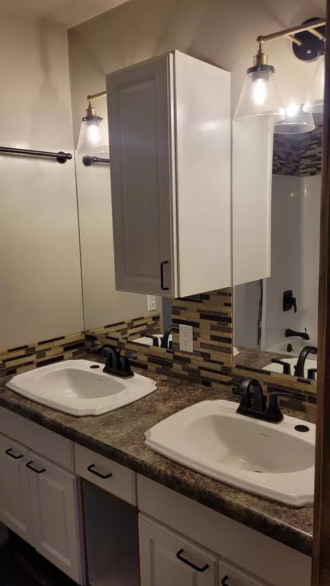 Bath - 514 Hampton, Owosso, MI 48867 photo 1 of 3