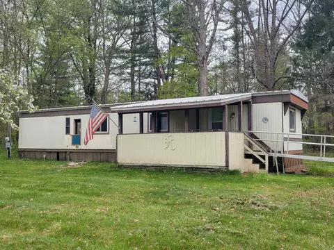 1253 S 8 Mile, Midland, MI 48640