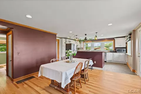 Dining - 1908 E Us-12, Clinton, MI 49236 photo 2 of 4