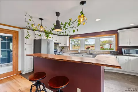 Kitchen - 1908 E Us-12, Clinton, MI 49236 photo 6 of 8