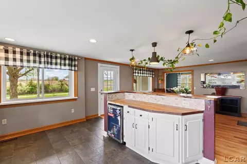 Kitchen - 1908 E Us-12, Clinton, MI 49236 photo 7 of 8
