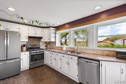 Kitchen - 1908 E Us-12, Clinton, MI 49236 photo 2 of 8