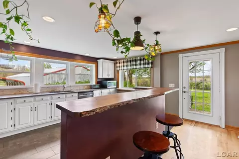 Kitchen - 1908 E Us-12, Clinton, MI 49236 photo 5 of 8