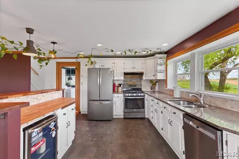 Kitchen - 1908 E Us-12, Clinton, MI 49236 photo 4 of 8