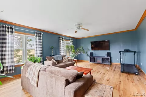Living - 1908 E Us-12, Clinton, MI 49236 photo 4 of 5